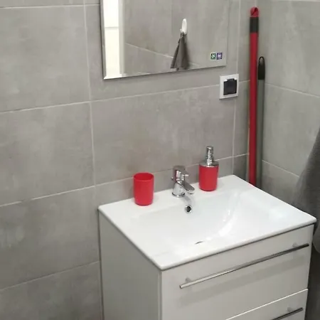 Apartament Studyjny Lägenhet